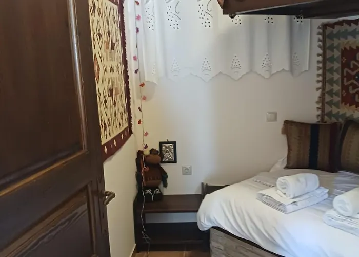 Les Trois Reines, Apartment *