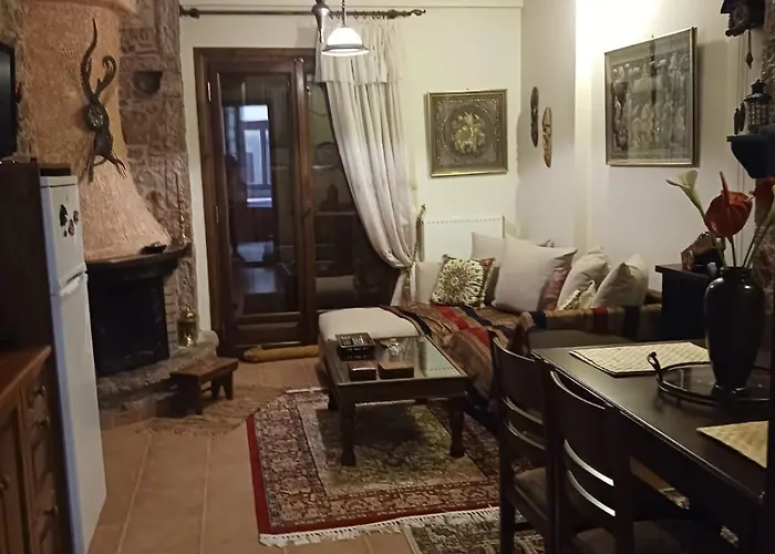 Les Trois Reines, Apartment *